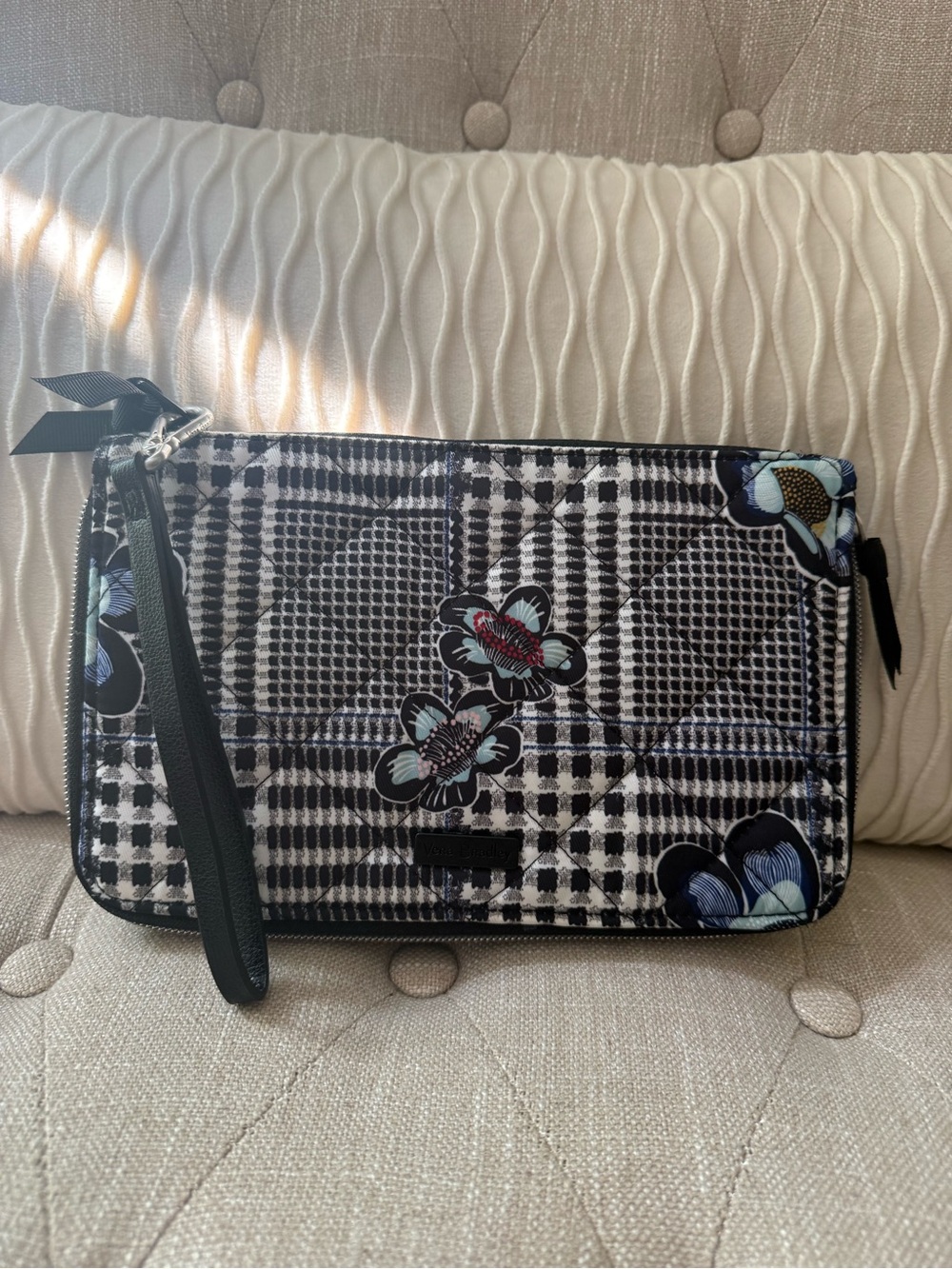 Vera Bradley RFID On The Go Wristlet Wallet in Bedford Plaid Floral Quilted - Picture 2 of 6